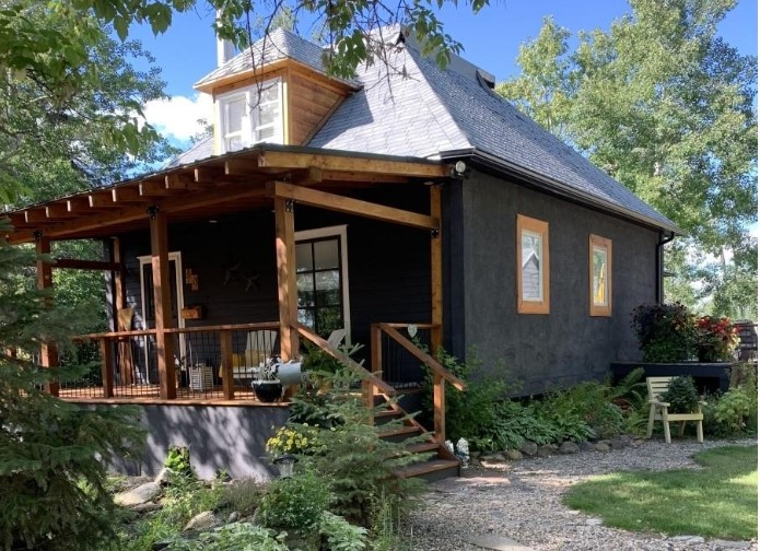 80 Lakeshore Dr