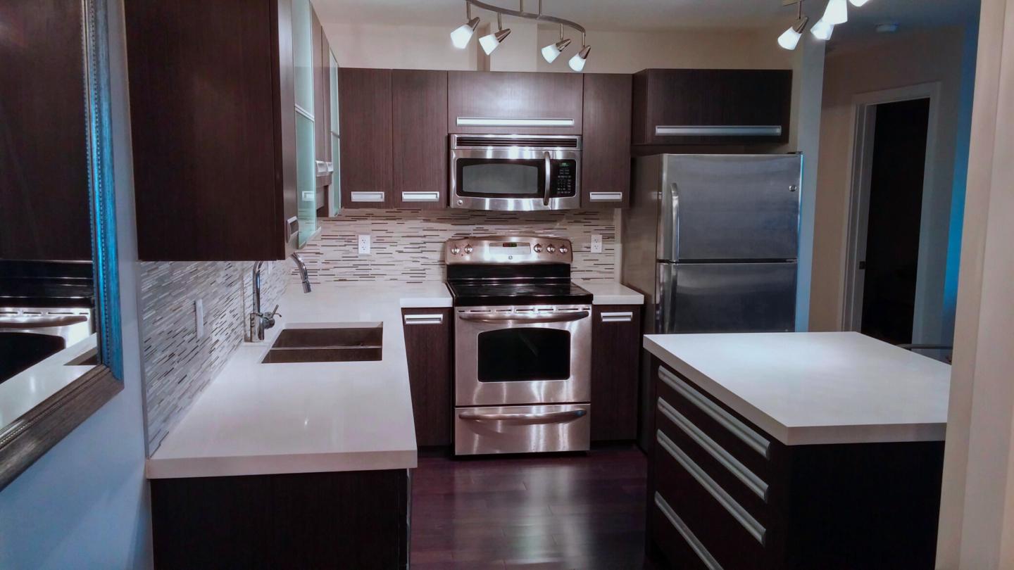 Modern Condo in Rosewood