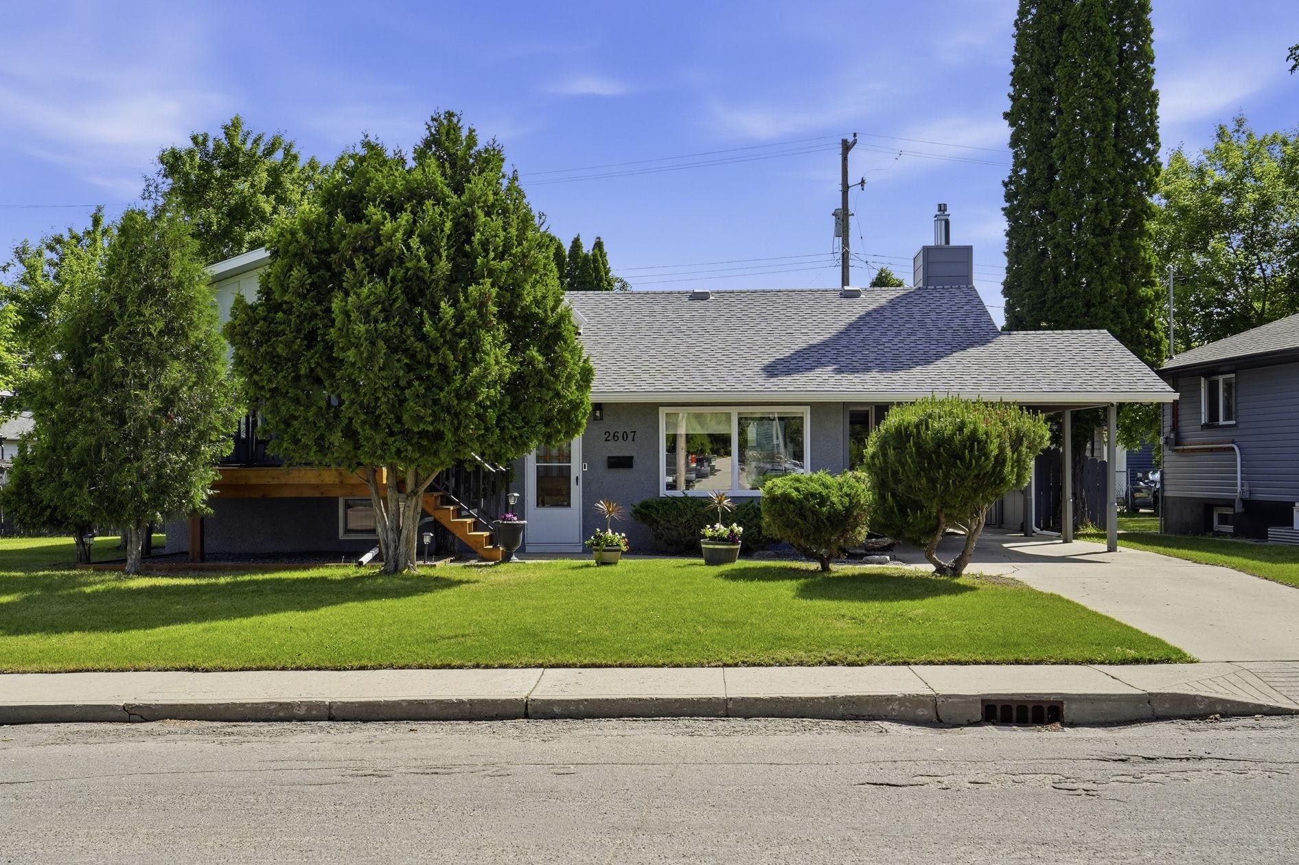 2607 Dufferin Ave – Tyler Fox-QuikSell-1 – Copy Wonderful Home in the Avalon Area