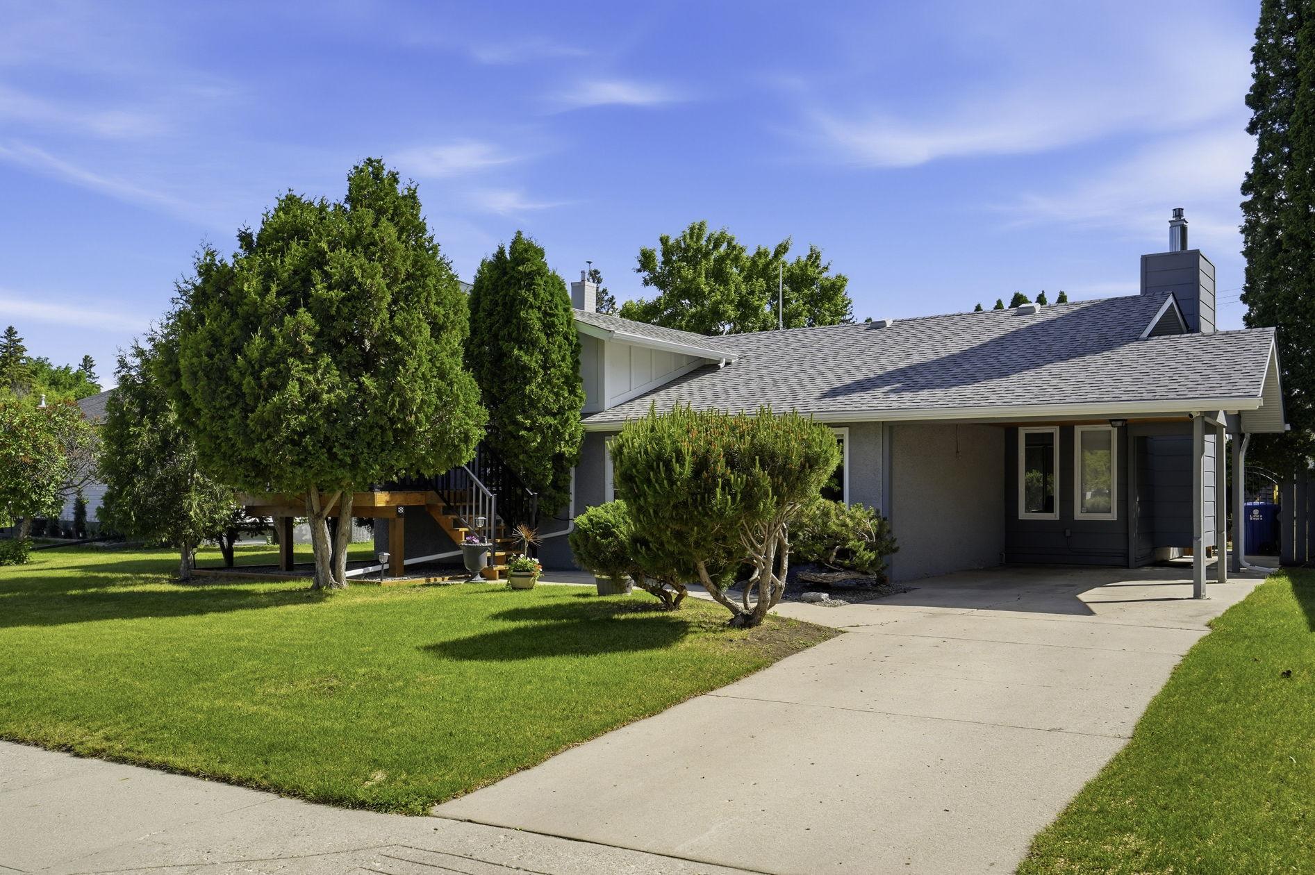 2607 Dufferin Ave – Tyler Fox-QuikSell-2 – Copy Wonderful Home in the Avalon Area