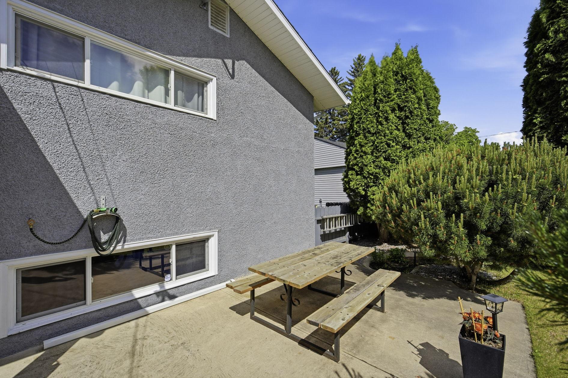 2607 Dufferin Ave – Tyler Fox-QuikSell-34 – Copy Wonderful Home in the Avalon Area