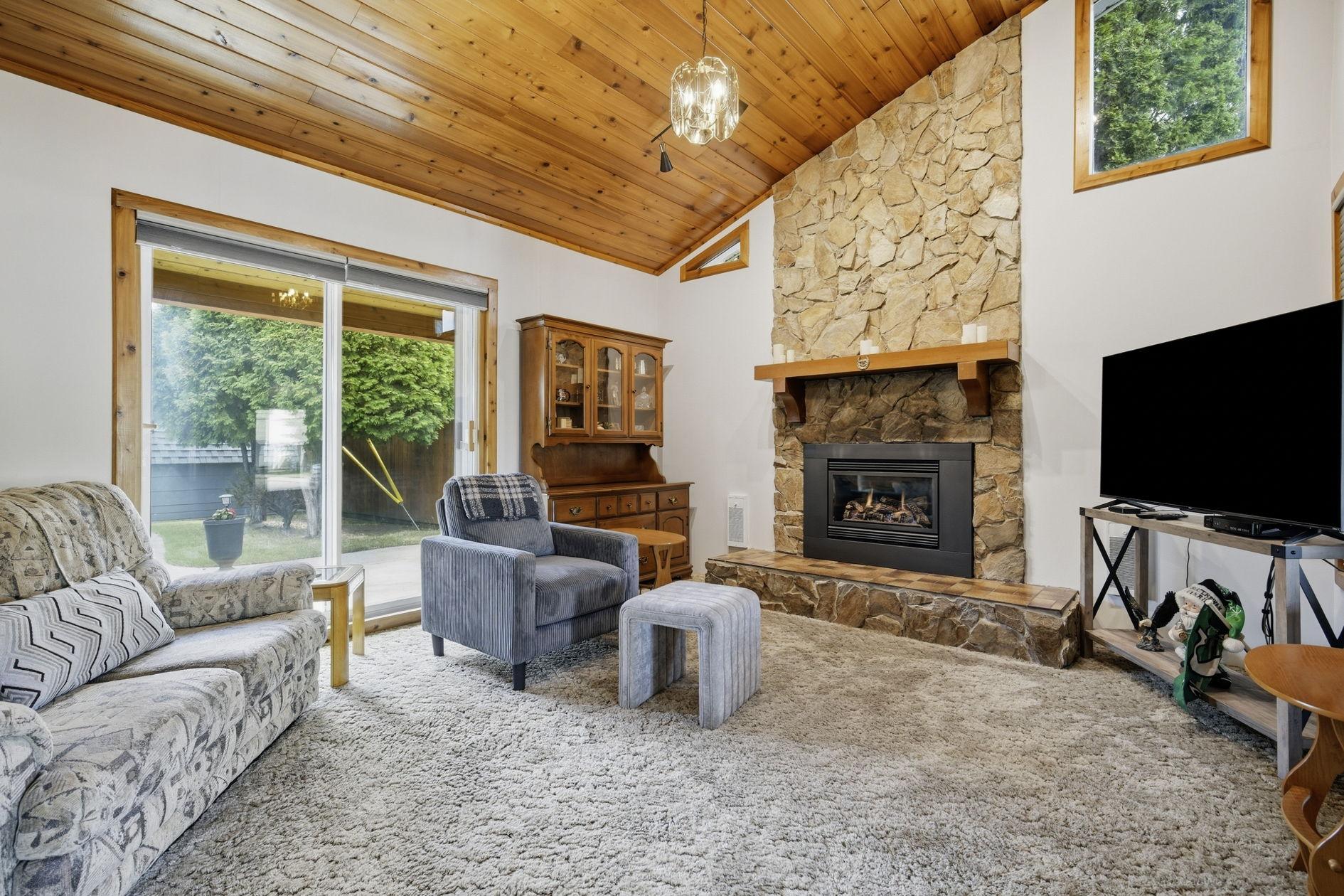2607 Dufferin Ave – Tyler Fox-QuikSell-9 – Copy Wonderful Home in the Avalon Area