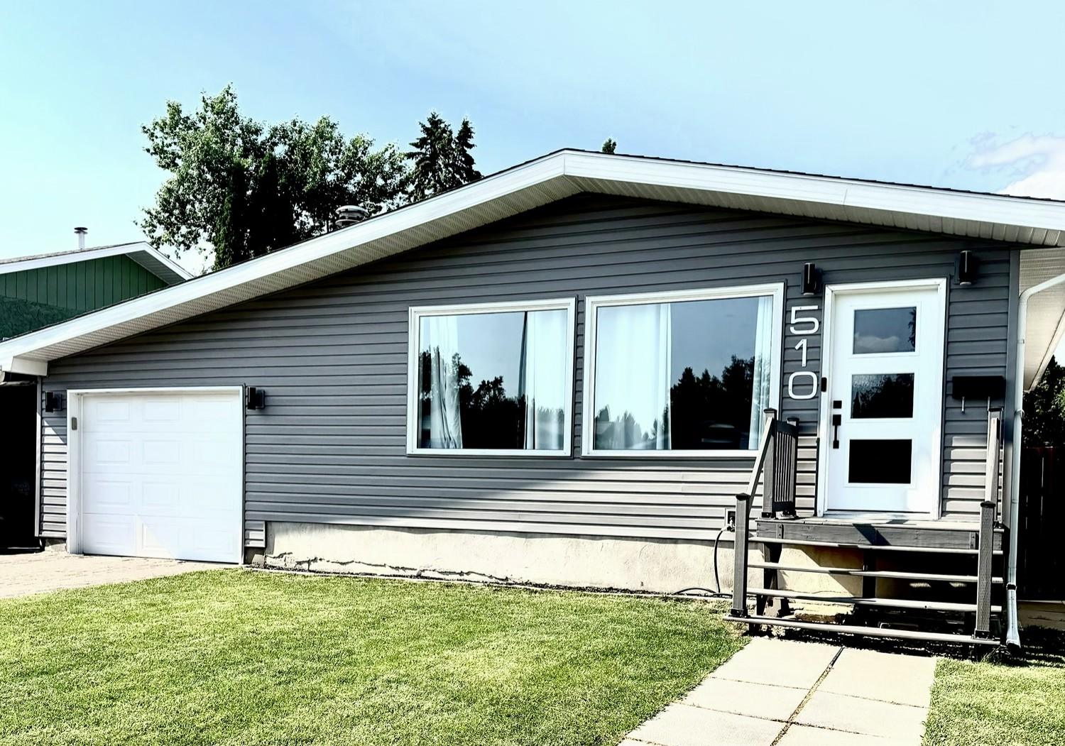 Bungalow With Mother-In law Suite in Lawson Heights