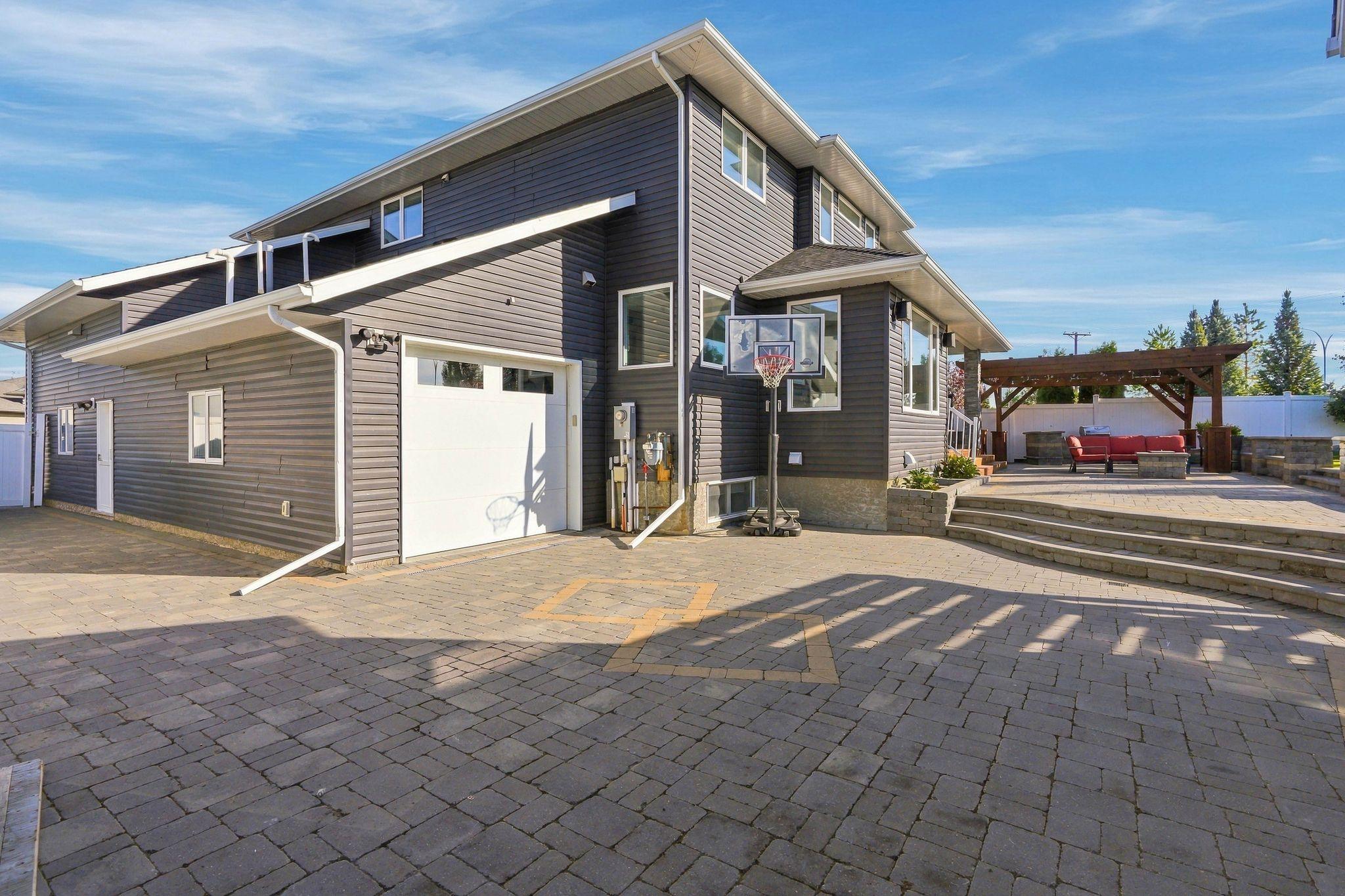 Prestigious Executive Home in Evergreen