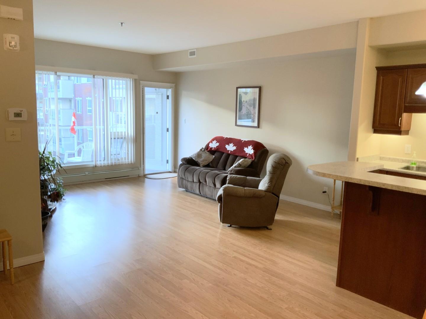 IMG_0161 Beautiful West‑Facing Condo With Underground Parking