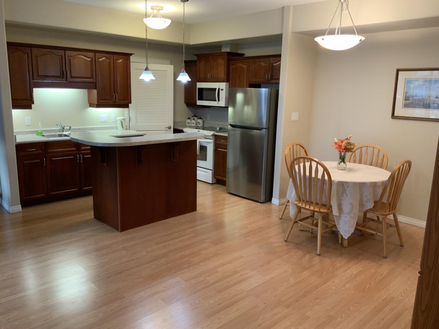 IMG_0168 Beautiful West‑Facing Condo With Underground Parking