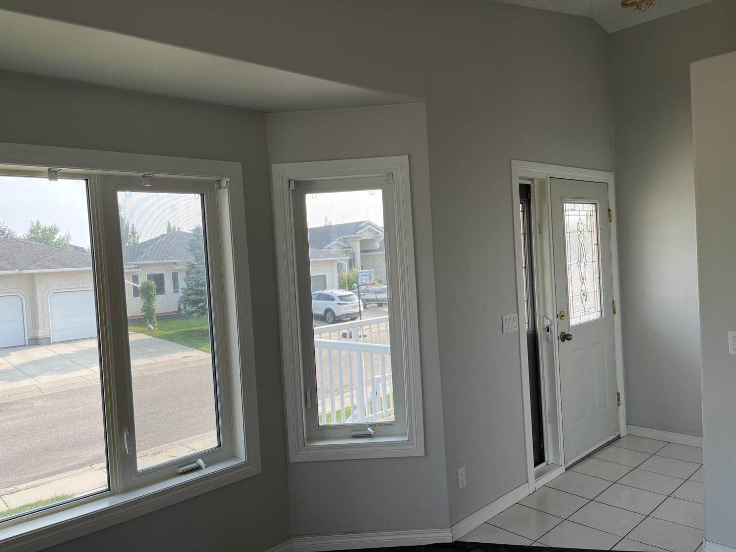 Large Bi-Level in Silverspring