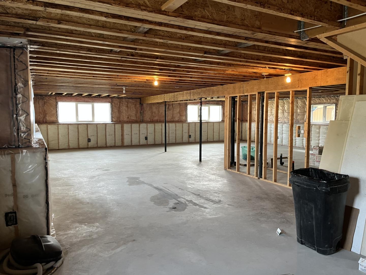 Large Bi-Level in Silverspring
