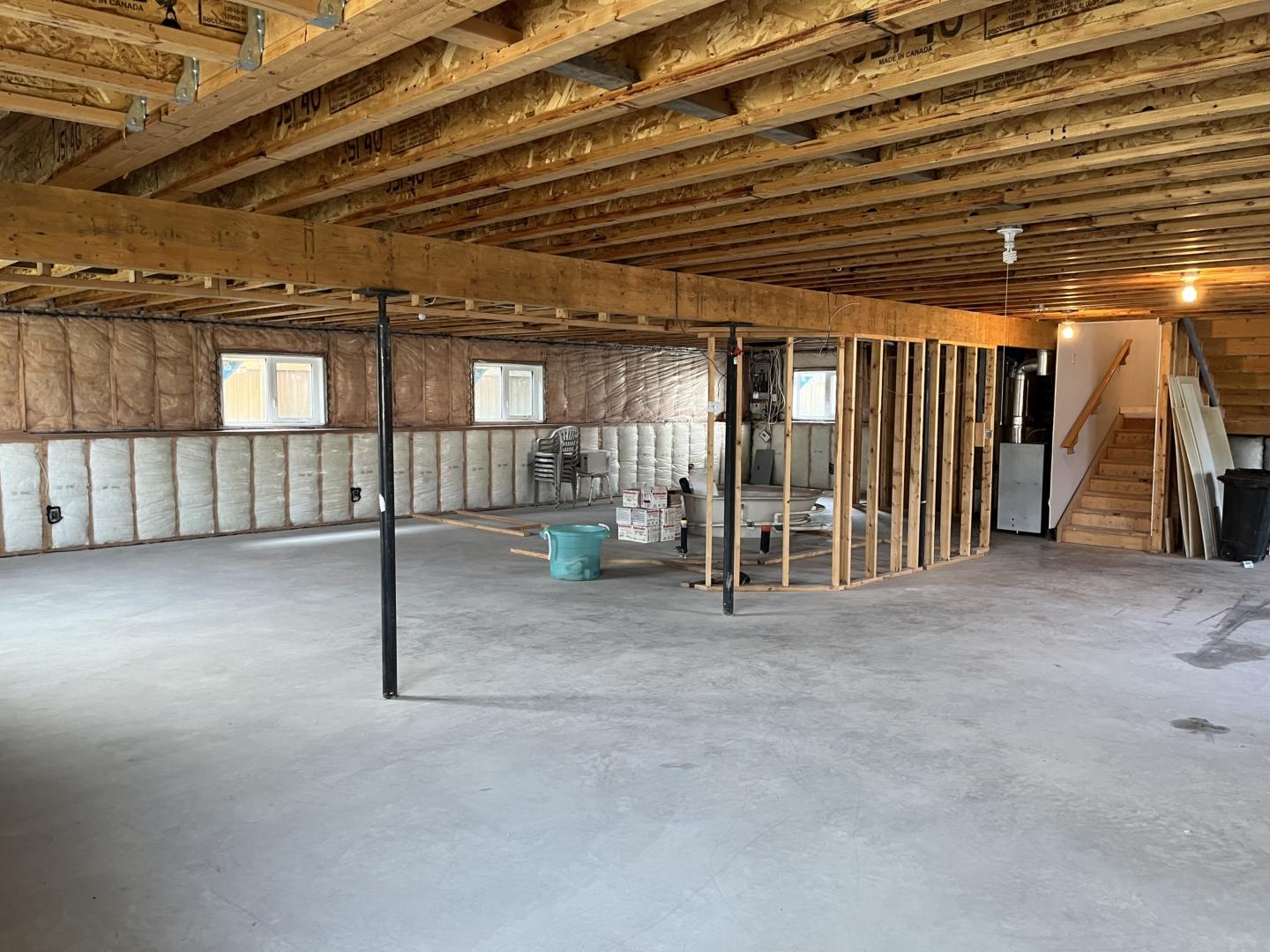 Large Bi-Level in Silverspring