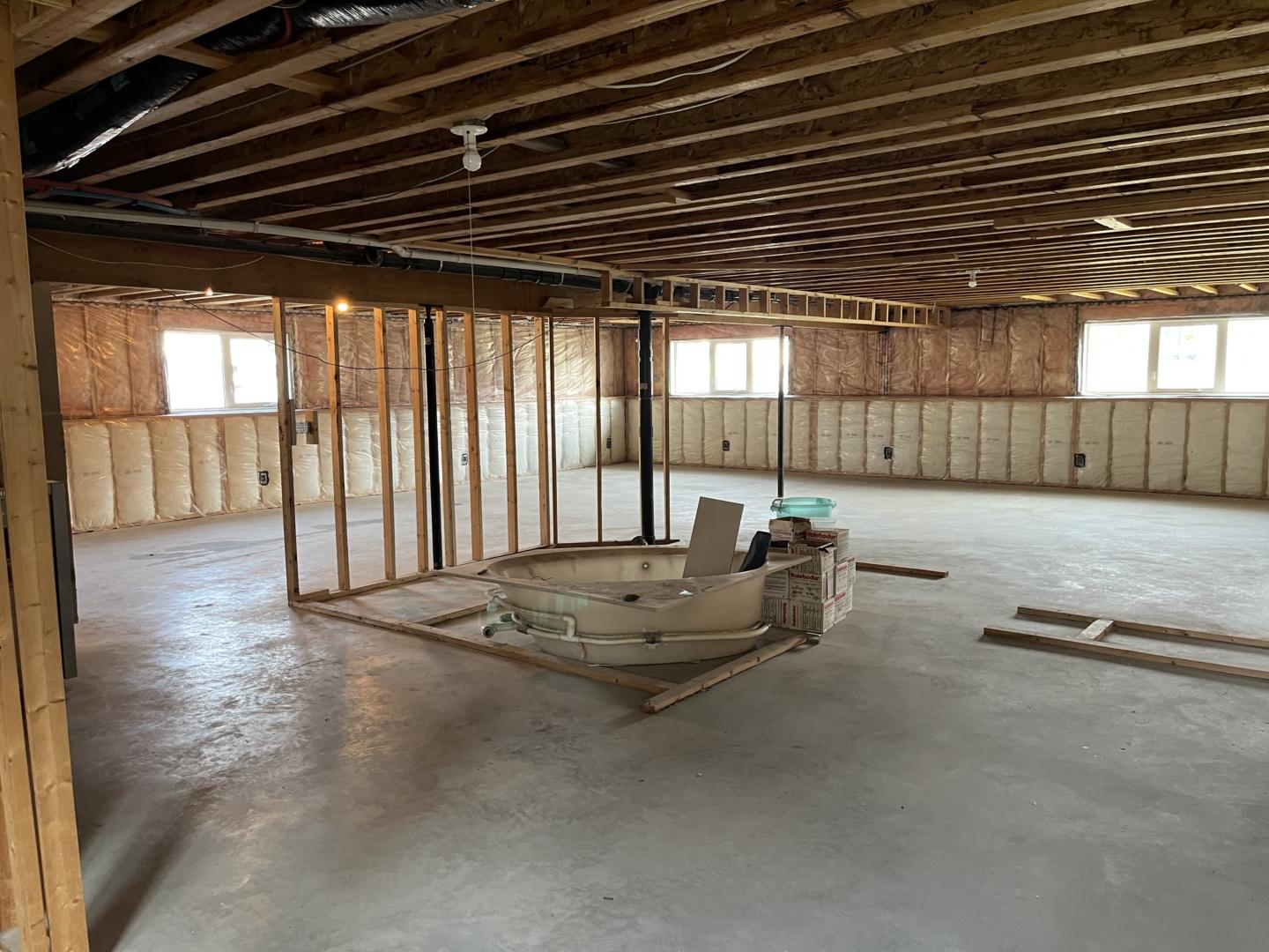 Large Bi-Level in Silverspring