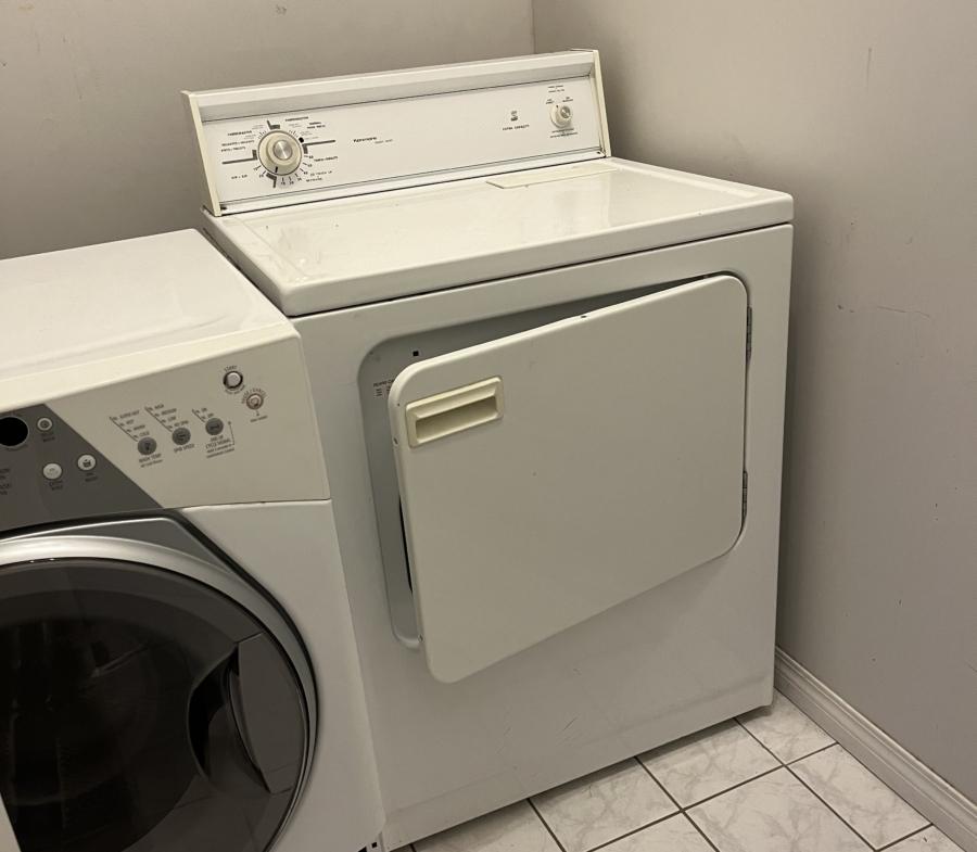 900