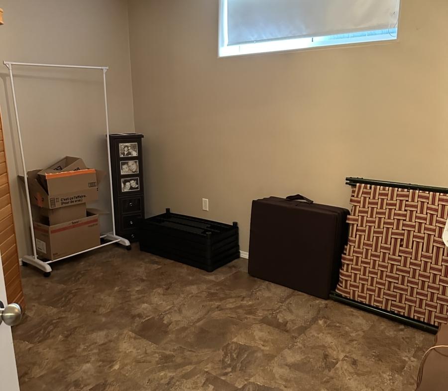 900