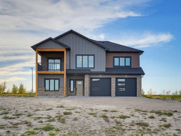 Beautiful Home Overlooking Blackstrap Lake