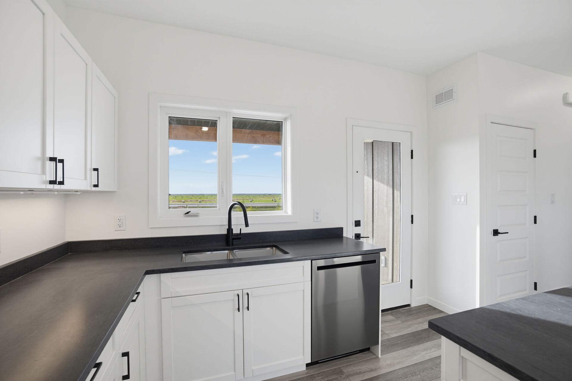 Beautiful Home Overlooking Blackstrap Lake