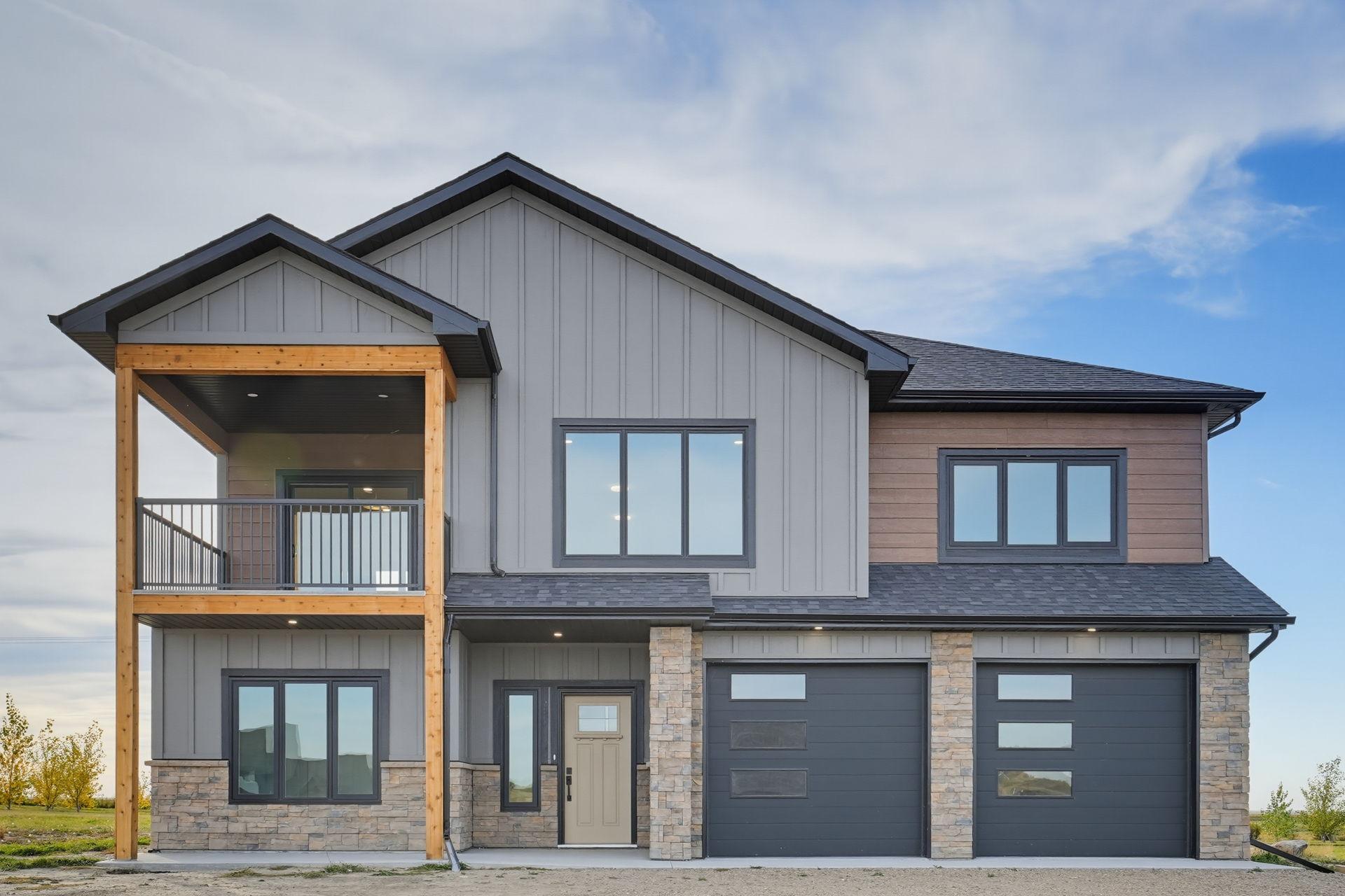 Beautiful Home Overlooking Blackstrap Lake
