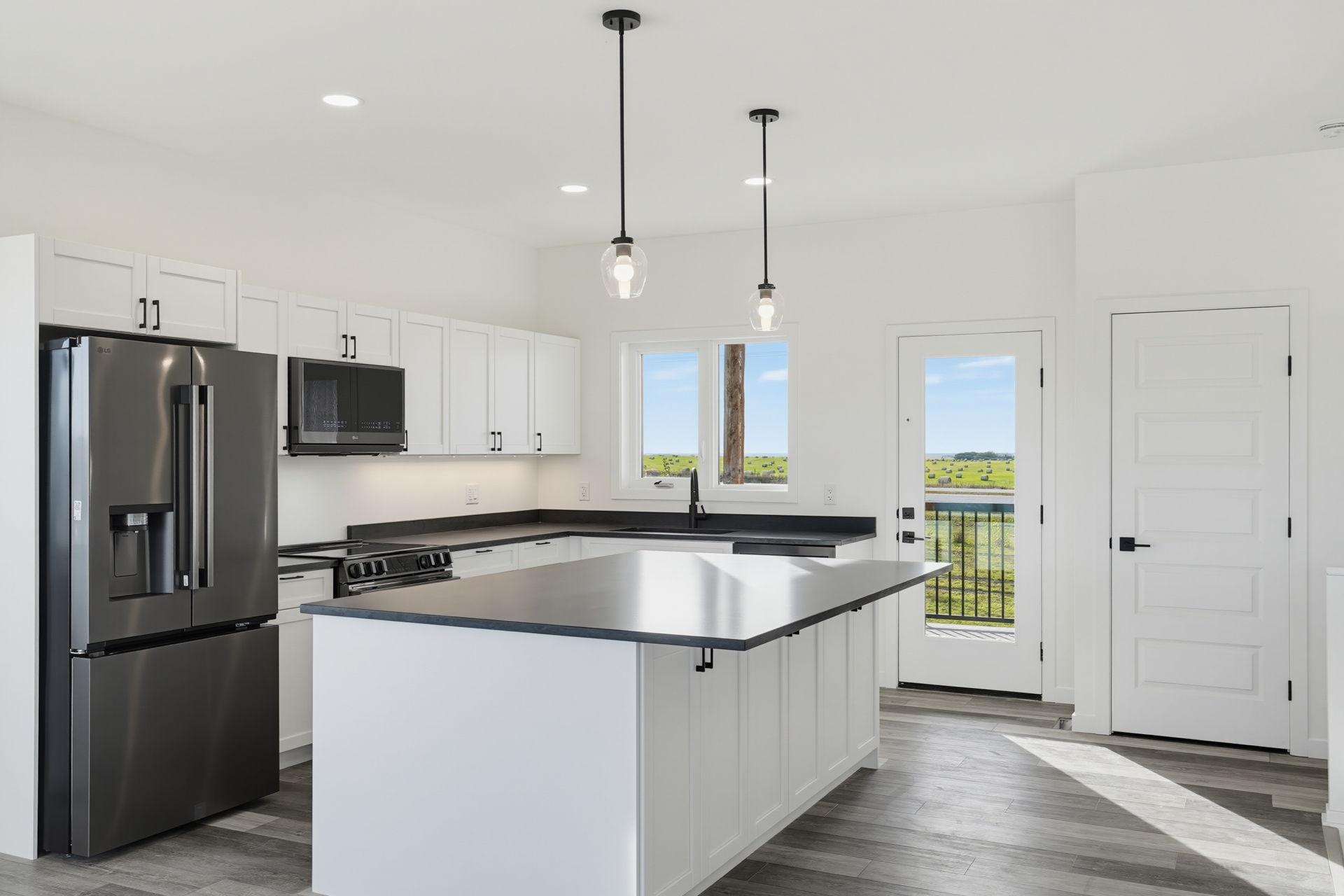 Beautiful Home Overlooking Blackstrap Lake