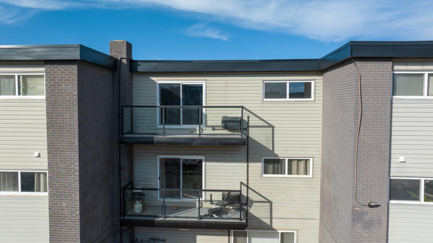 default Completely Renovated Condo Near the River