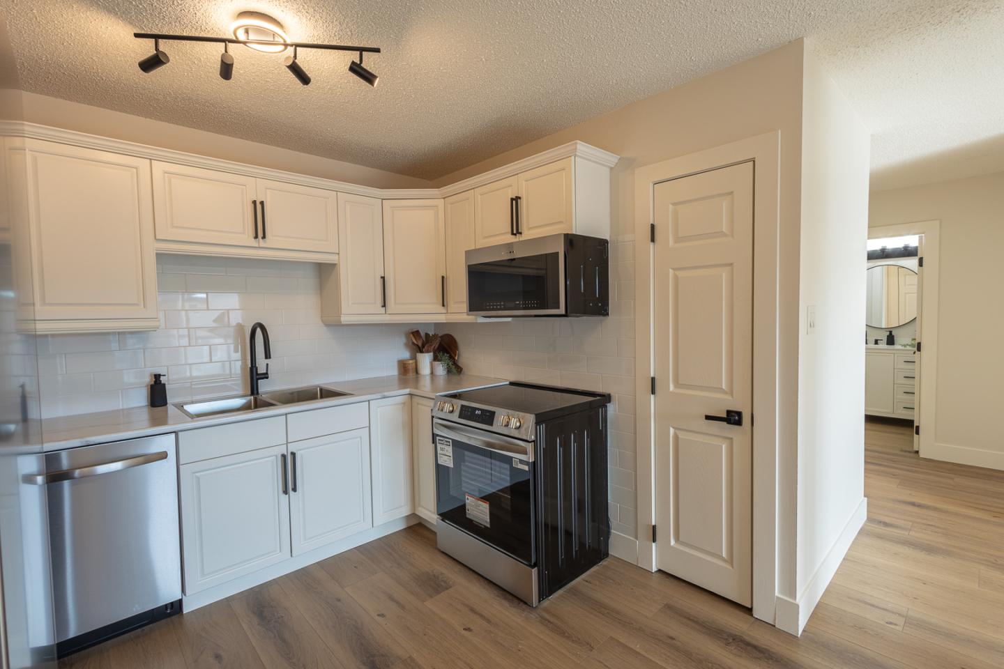 STE-CECILIA-AVENUE-22 Completely Renovated Condo Near the River