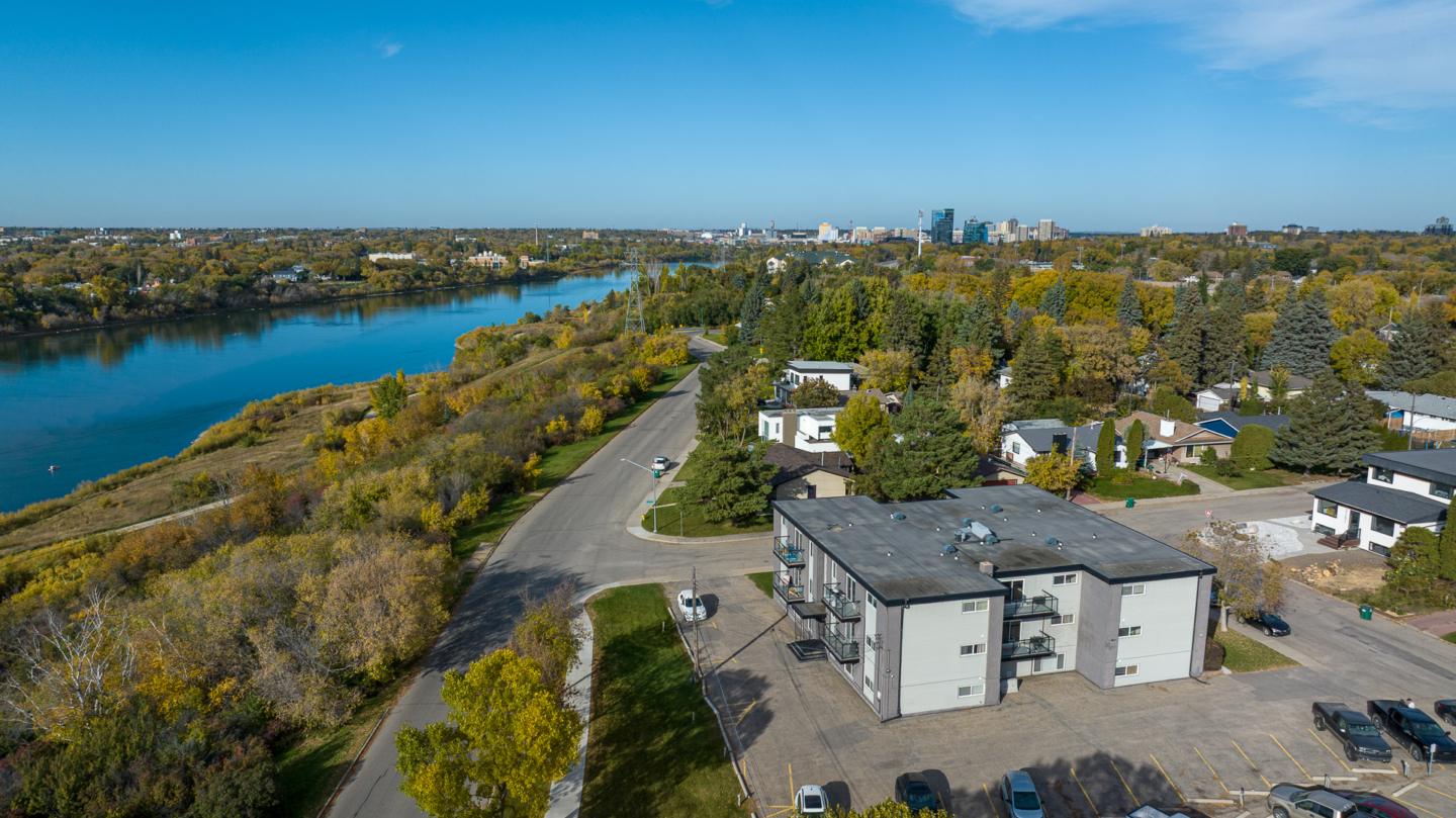 default Completely Renovated Condo Near the River