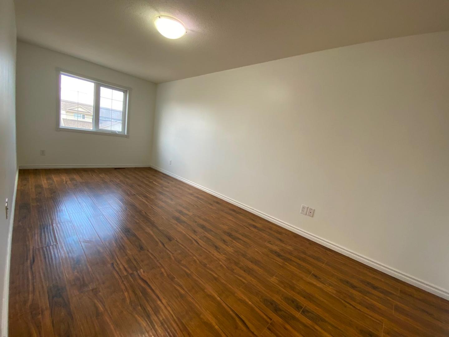 Semi-Detached in Warman